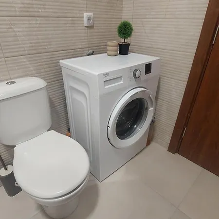 Zapadni Kej M&m 公寓 *